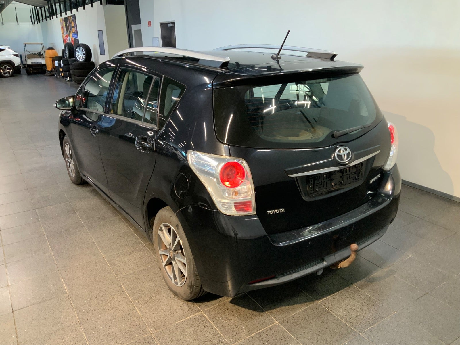 Sort Toyota Verso fra 2014