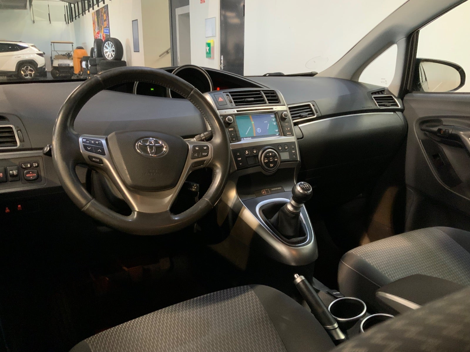 Sort Toyota Verso fra 2014