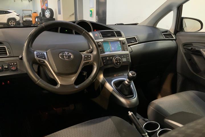 Sort Toyota Verso fra 2014