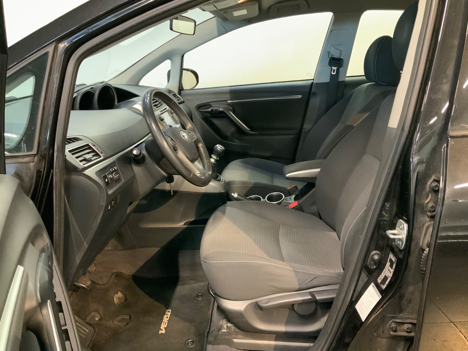 Sort Toyota Verso fra 2014