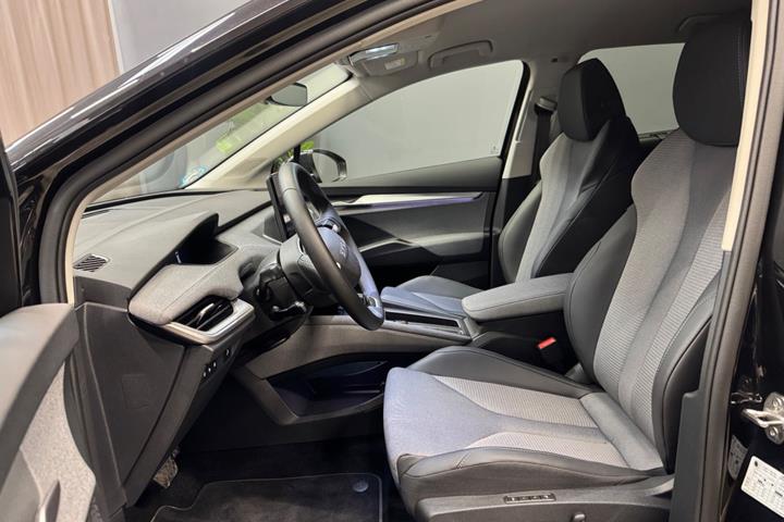 Sort Skoda Enyaq fra 2026