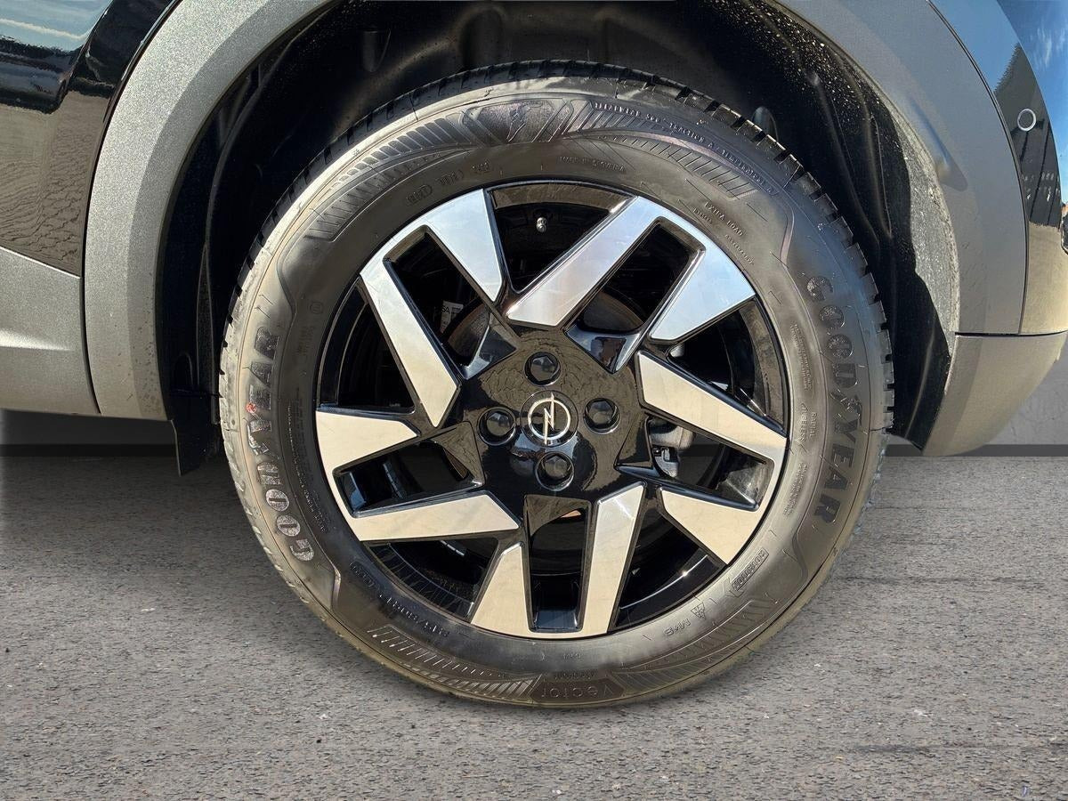 Sort Opel Mokka-e fra 2023