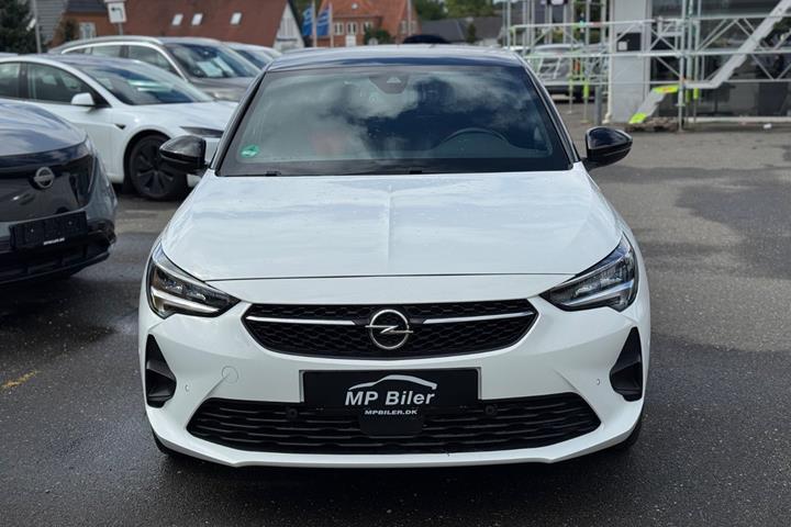 Hvid Opel Corsa-e fra 2023