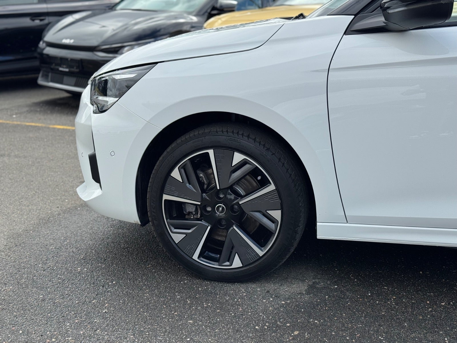 Hvid Opel Corsa-e fra 2023