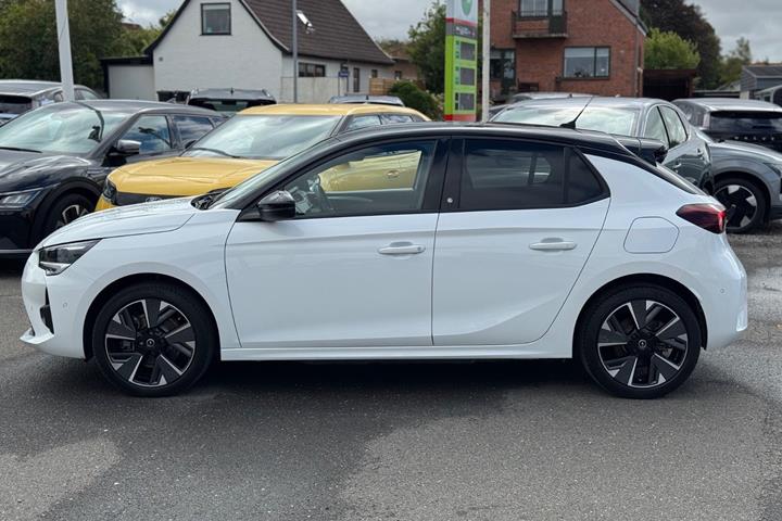 Hvid Opel Corsa-e fra 2023