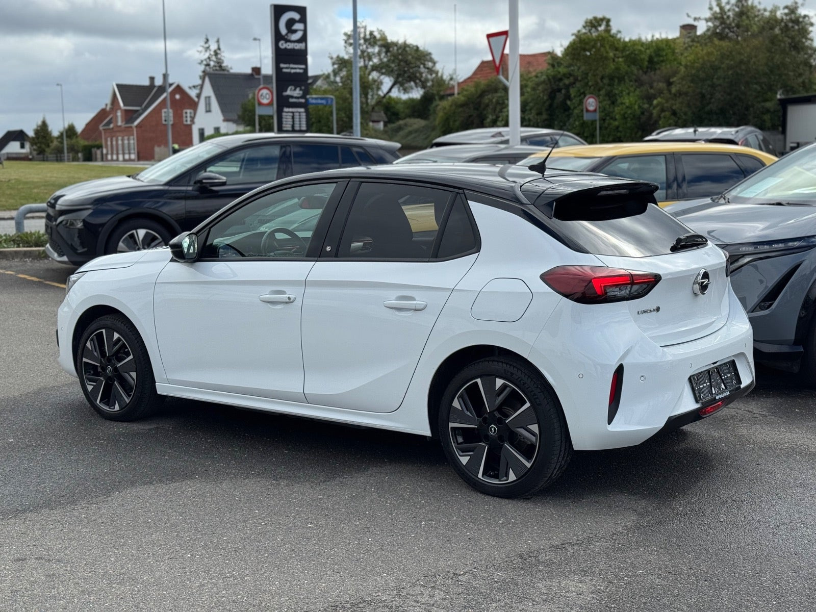 Hvid Opel Corsa-e fra 2023