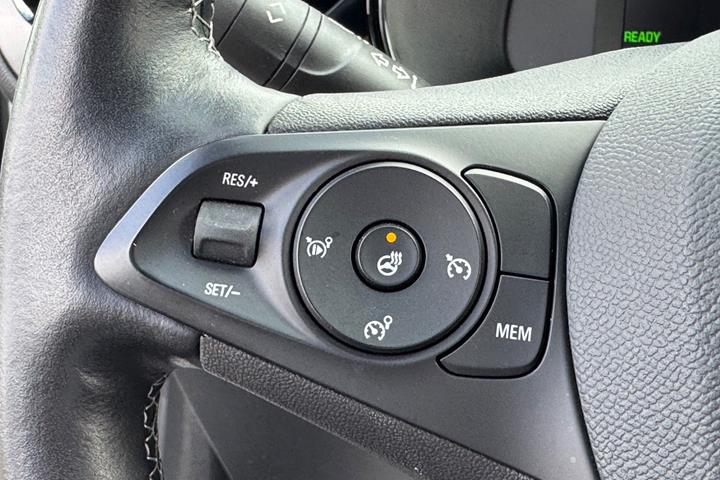 Hvid Opel Corsa-e fra 2023