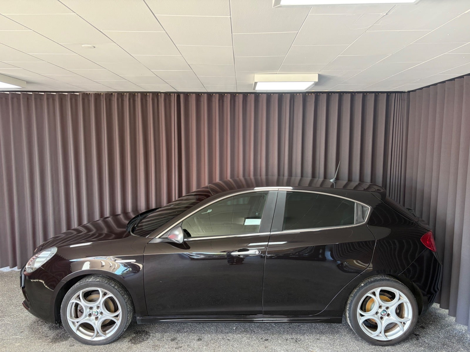 Sort Alfa Romeo Giulietta fra 2015