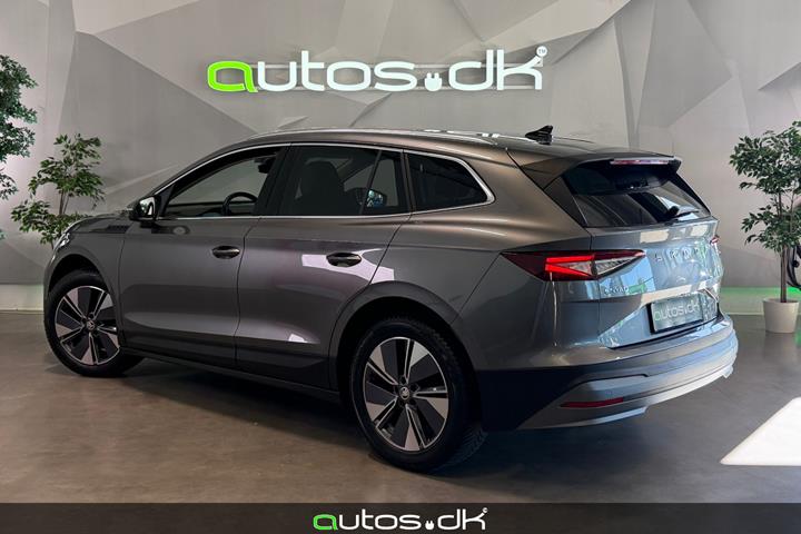 Grå Skoda Enyaq fra 2025