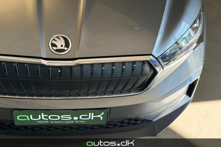Grå Skoda Enyaq fra 2025