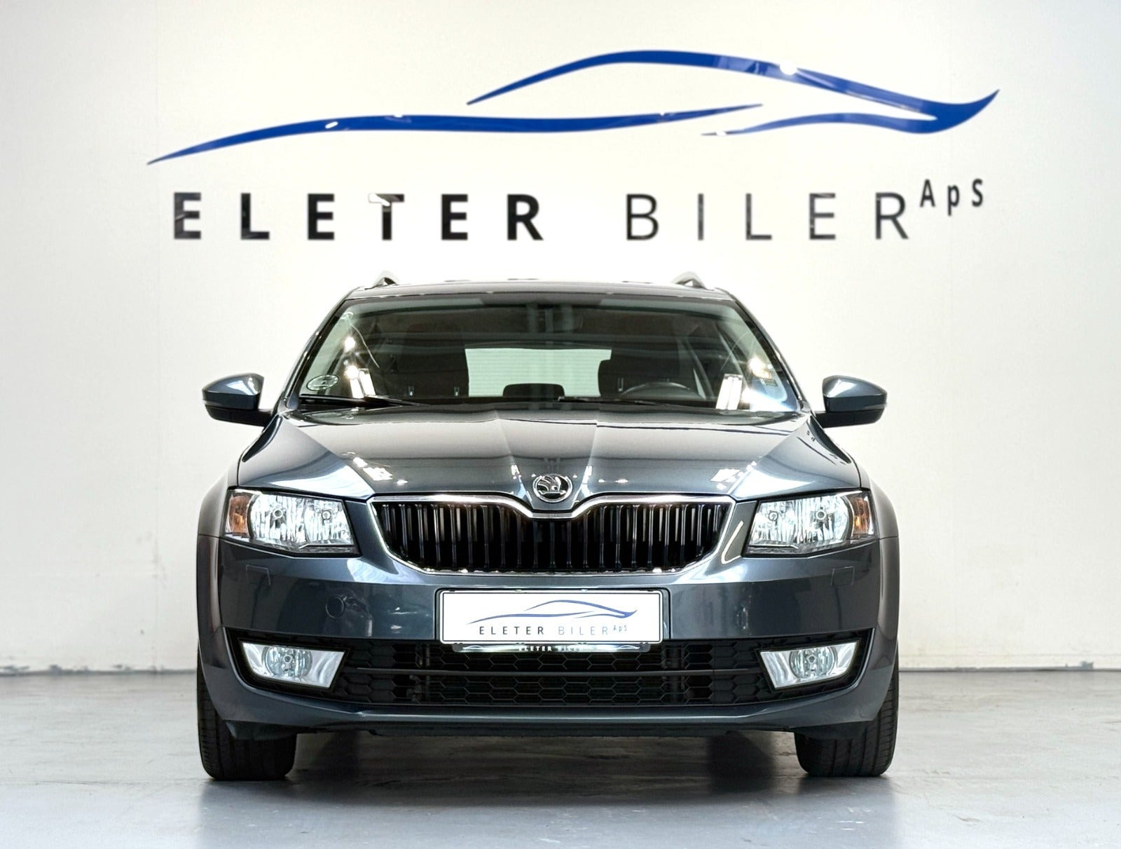 Grå Skoda Octavia fra 2017