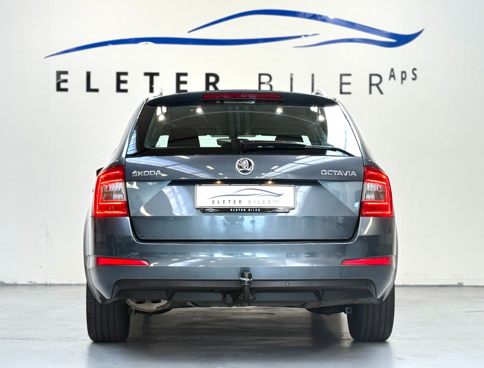 Grå Skoda Octavia fra 2017