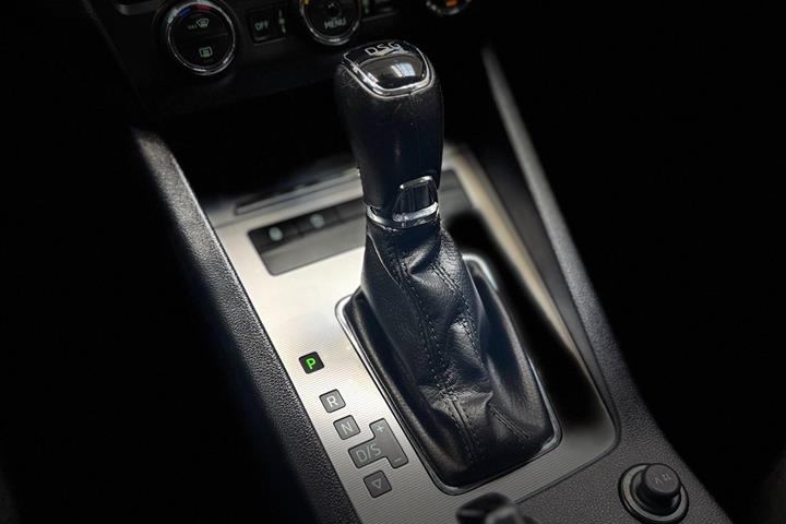 Grå Skoda Octavia fra 2017