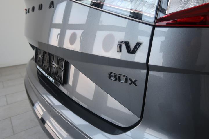 Grå Skoda Enyaq fra 2023