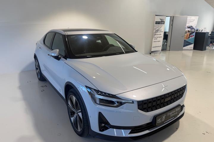 Grå Polestar 2 fra 2023 set udefra