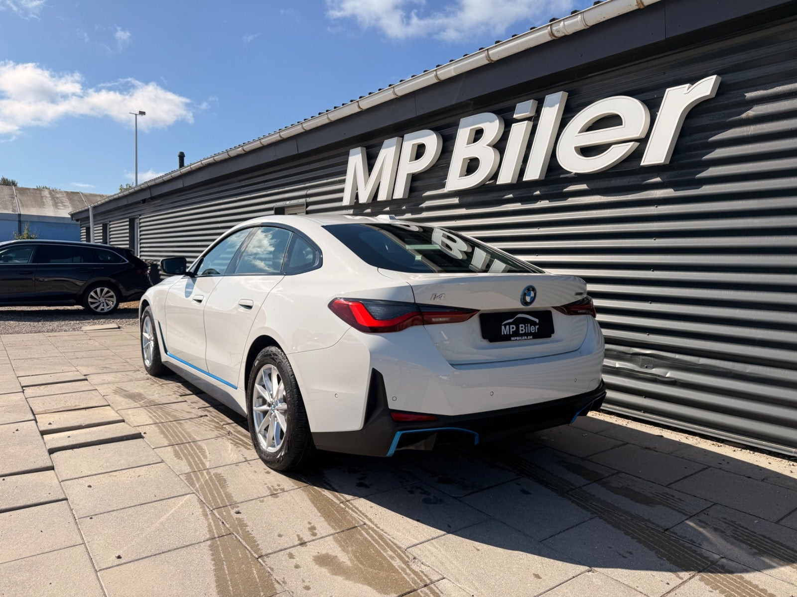 Hvid BMW i4 fra 2024