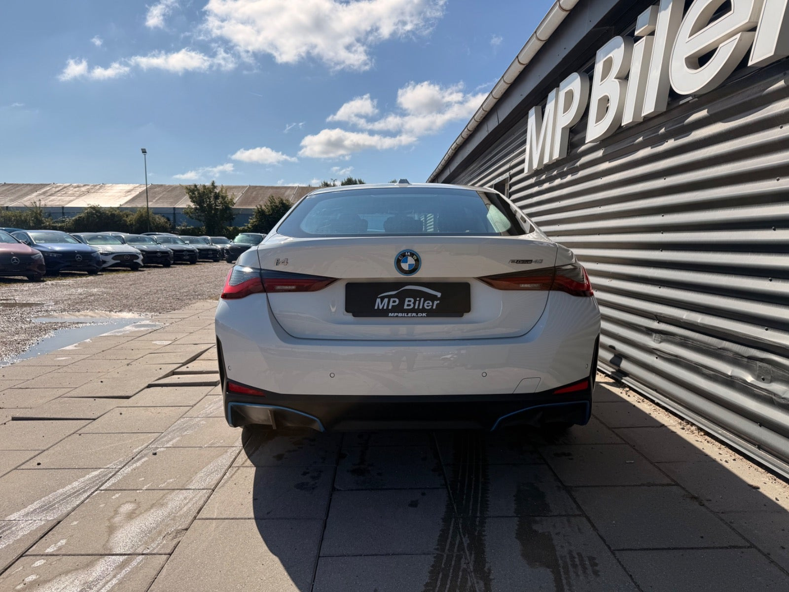 Hvid BMW i4 fra 2024