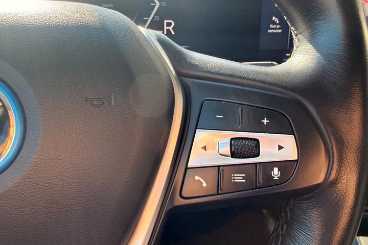 Hvid BMW i4 fra 2024