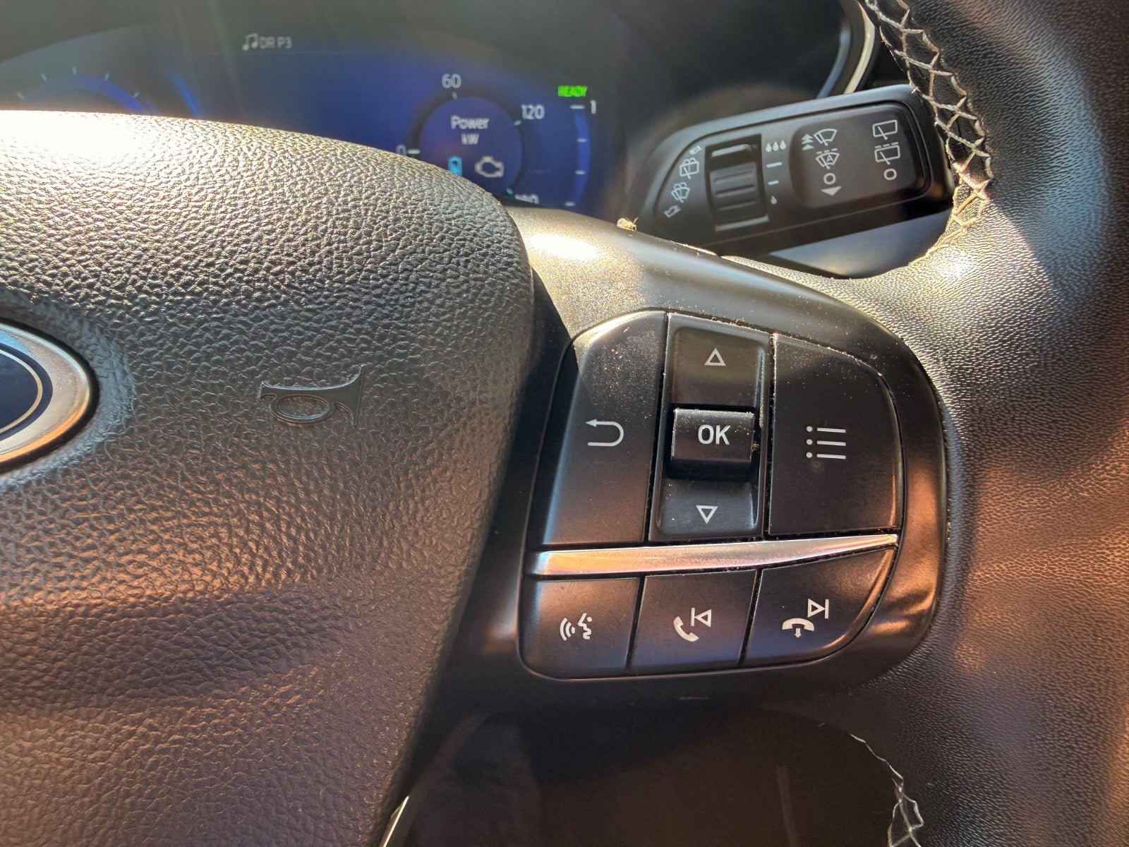 Sort Ford Kuga fra 2022