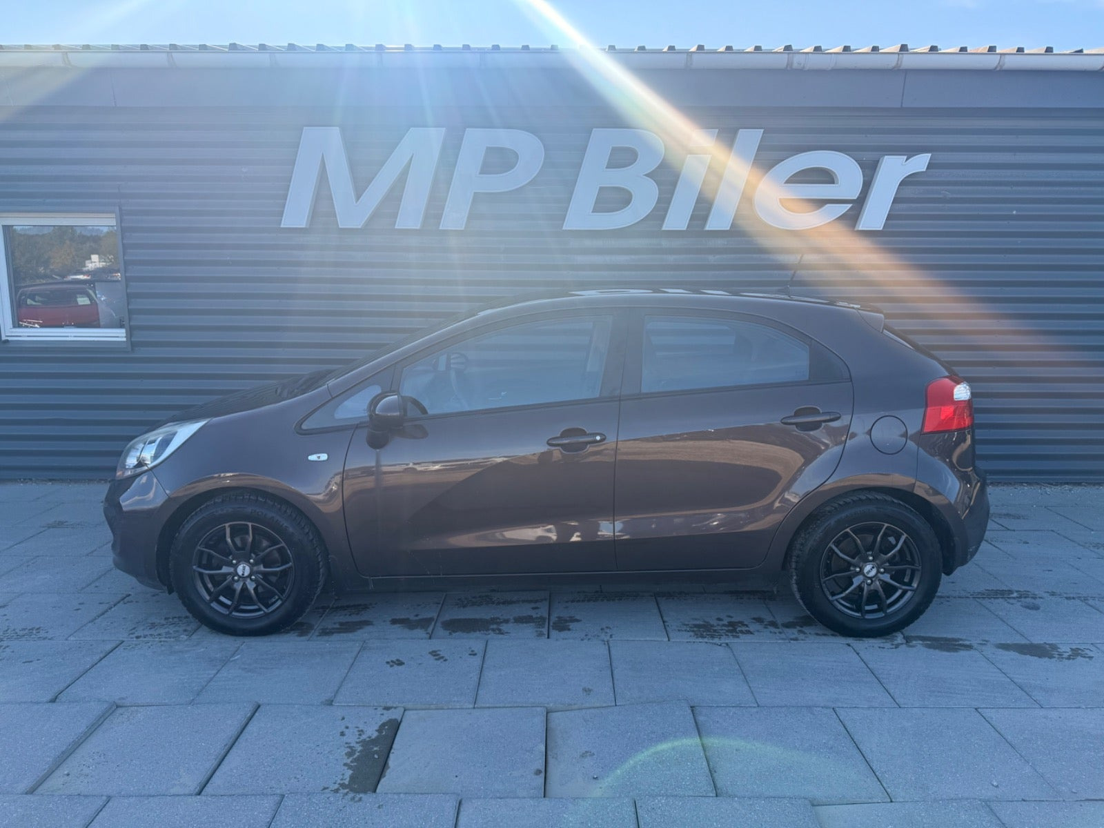 Brun Kia Rio fra 2012