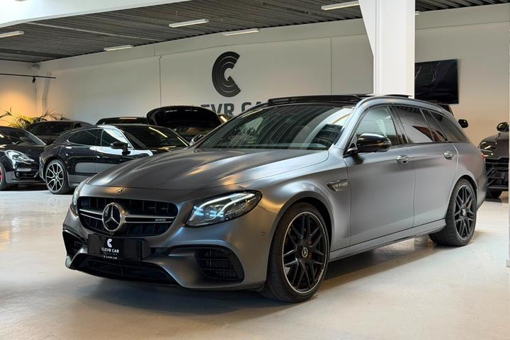 Grå Mercedes E63 fra 2017