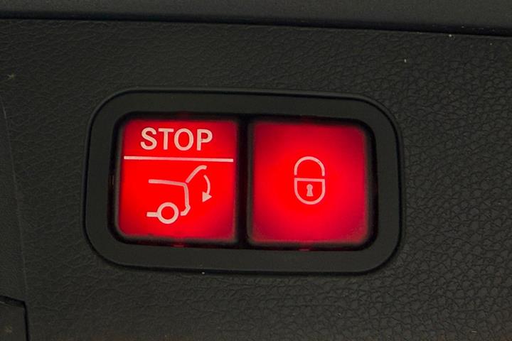 Grå Mercedes E63 fra 2017