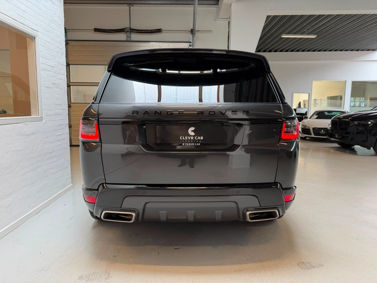 Grå Land Rover Range Rover sport fra 2019