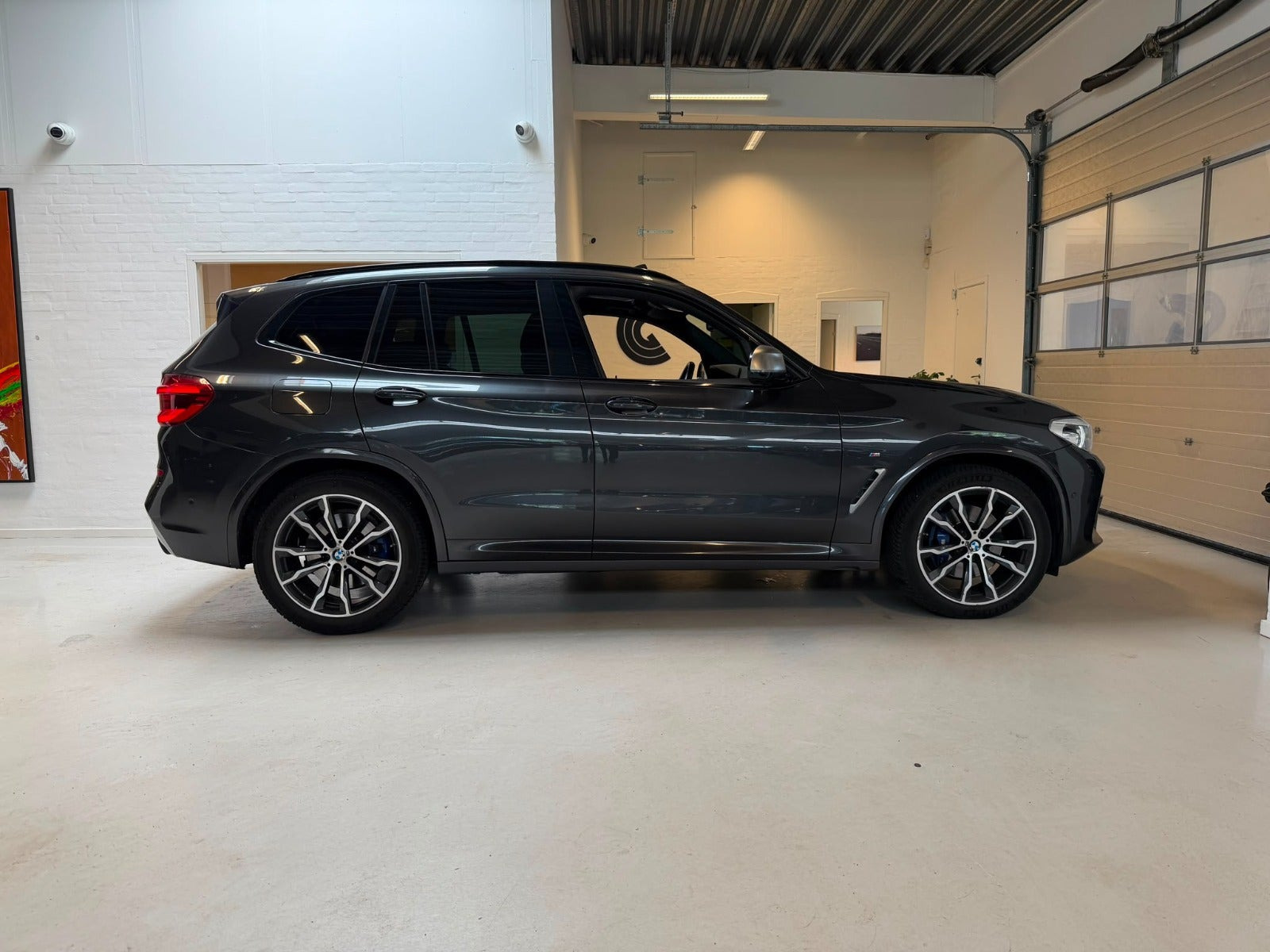 Grå BMW X3 fra 2018