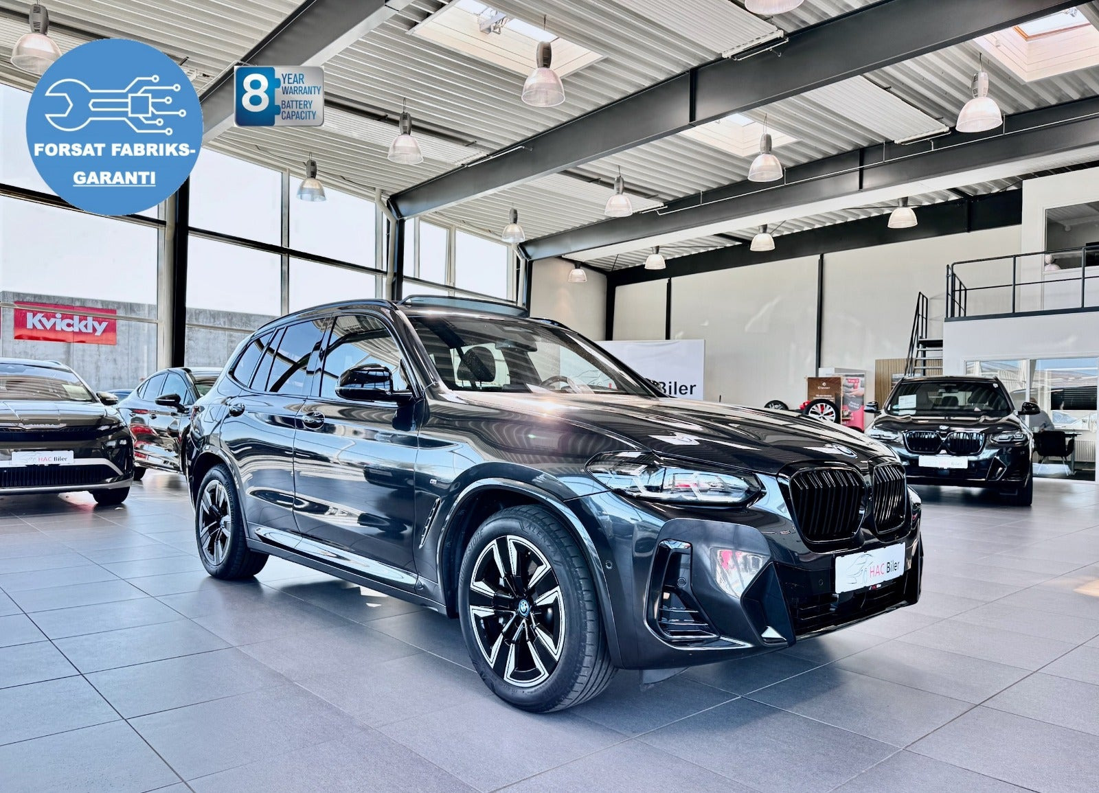 Grå BMW iX3 fra 2023
