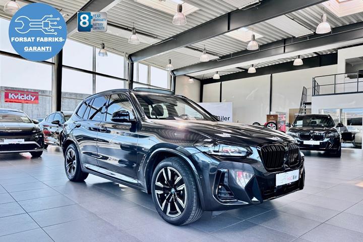 Grå BMW iX3 fra 2023