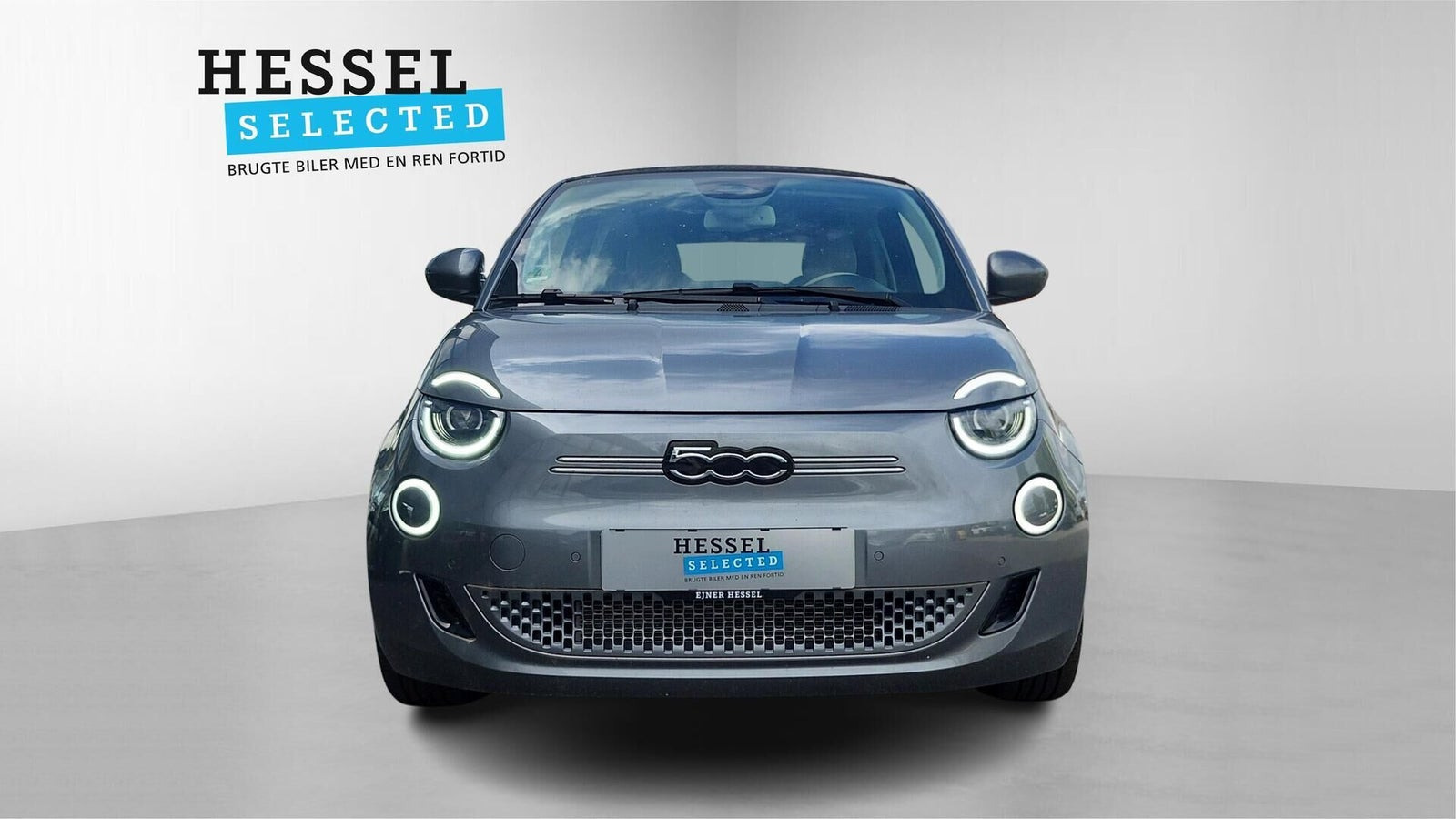 Grå Fiat 500e fra 2023