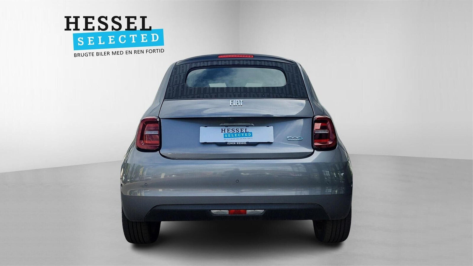 Grå Fiat 500e fra 2023