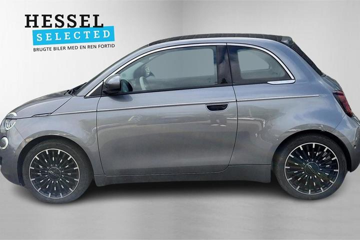Grå Fiat 500e fra 2023