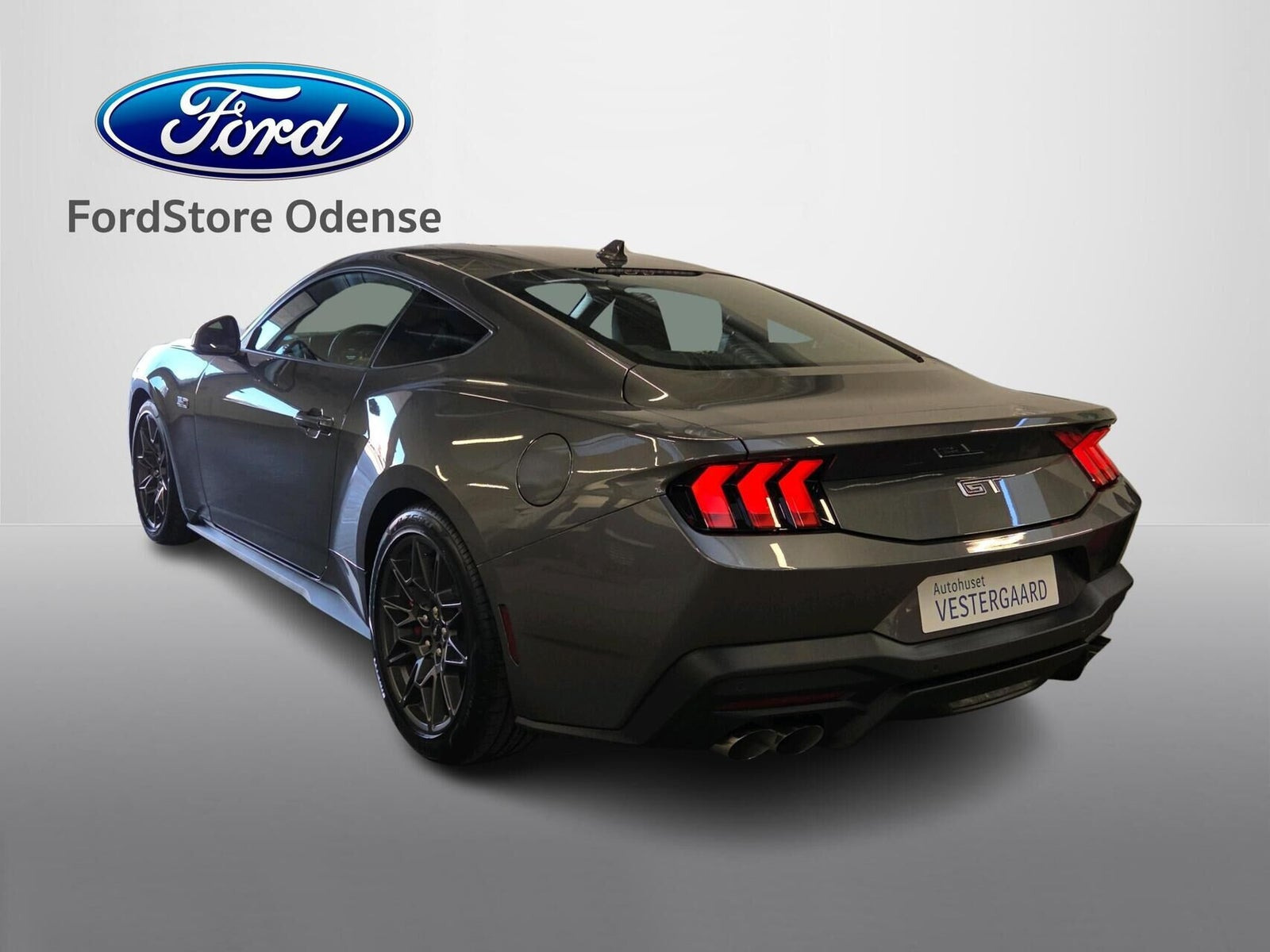Grå Ford Mustang fra 2025