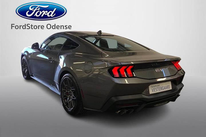 Grå Ford Mustang fra 2025