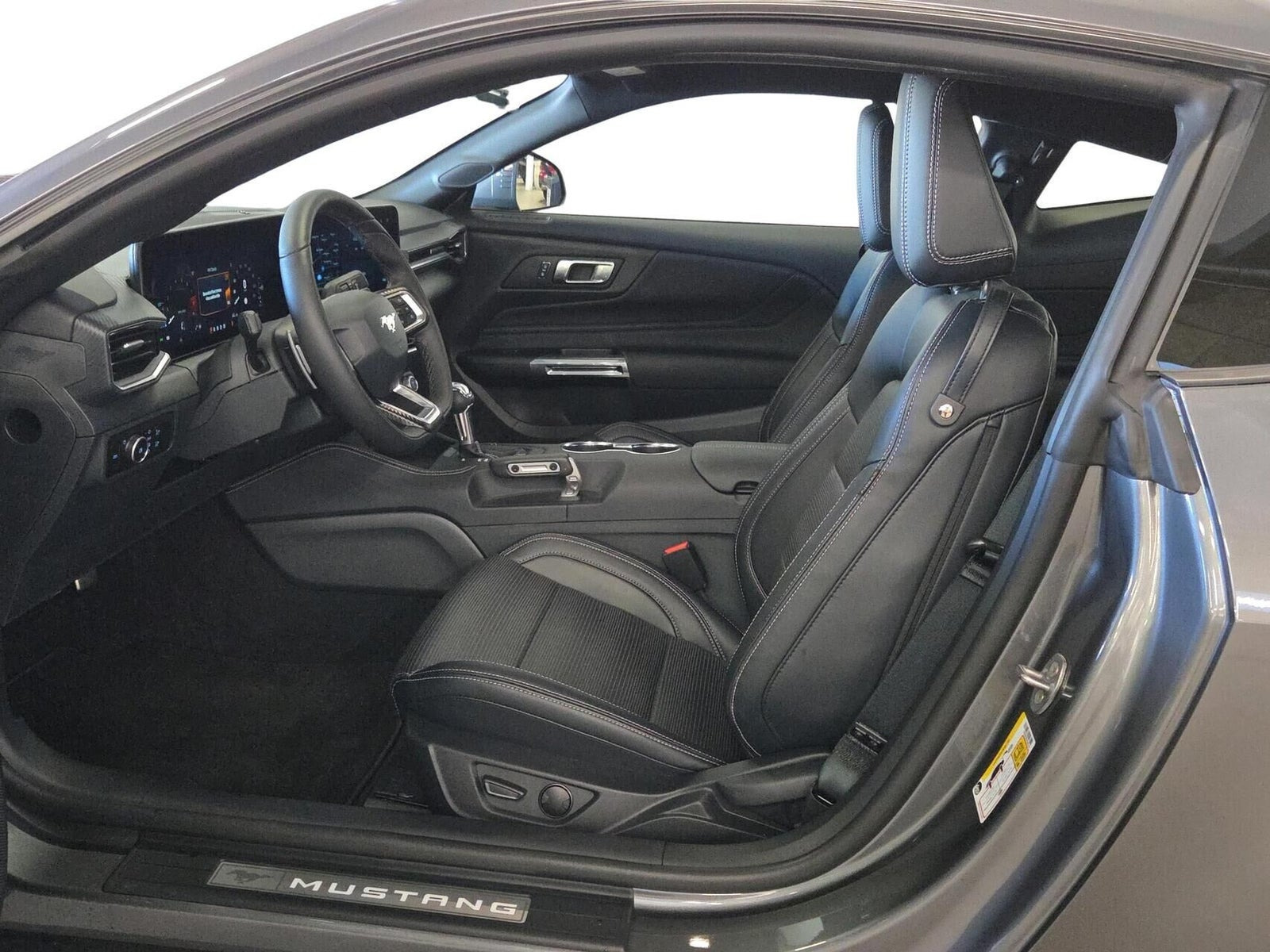 Grå Ford Mustang fra 2025
