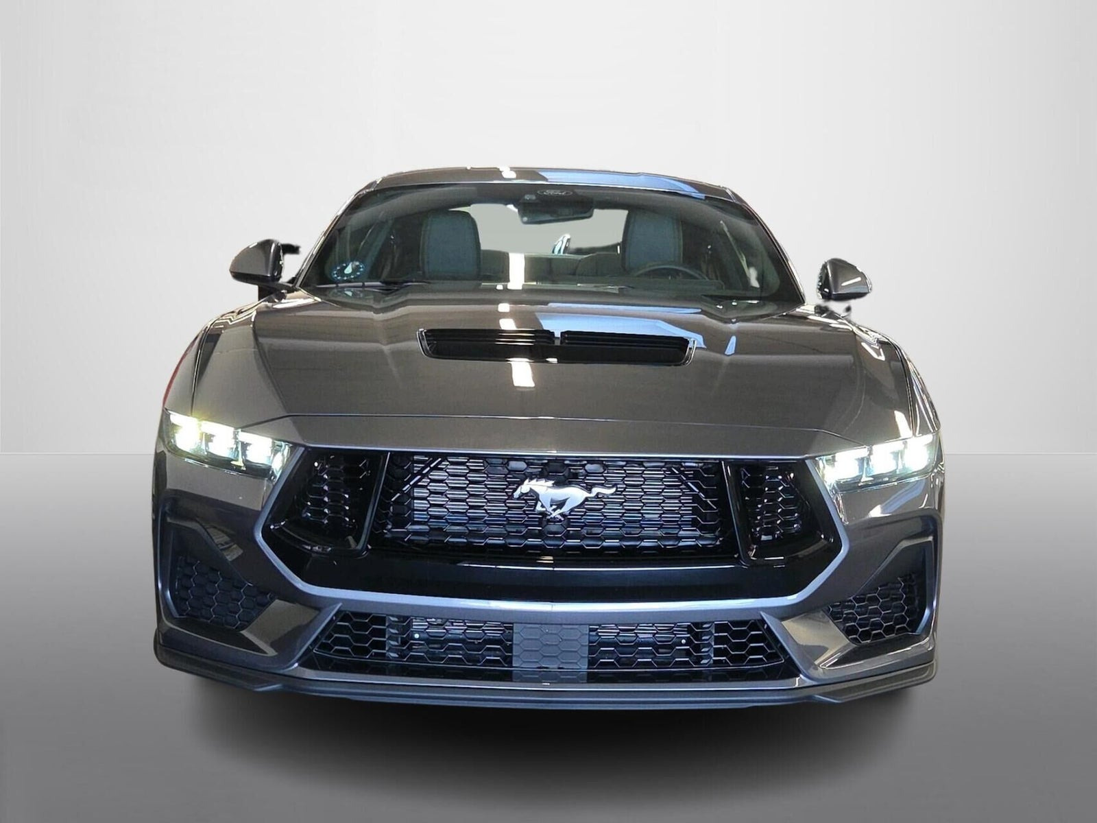 Grå Ford Mustang fra 2025
