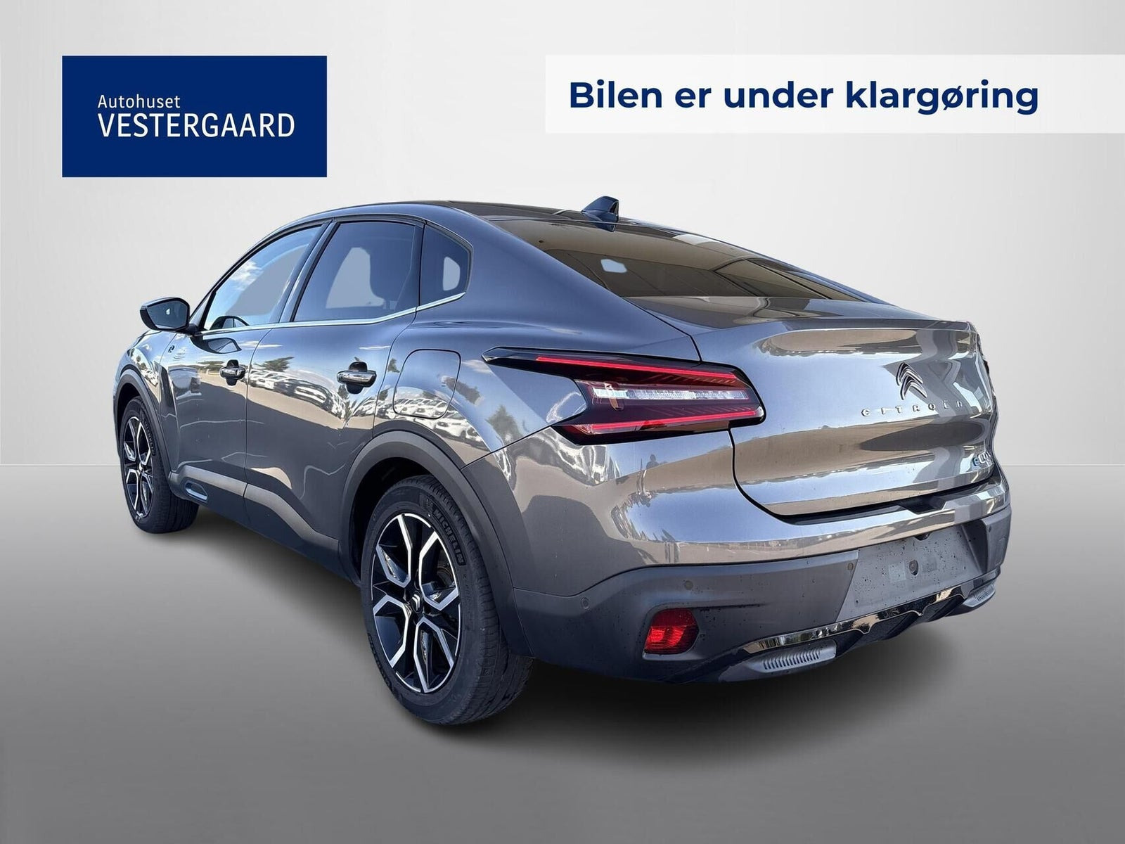 Grå Citroën ë-C4 X fra 2023