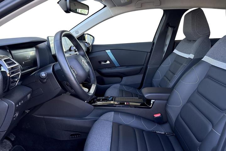 Grå Citroën ë-C4 X fra 2023