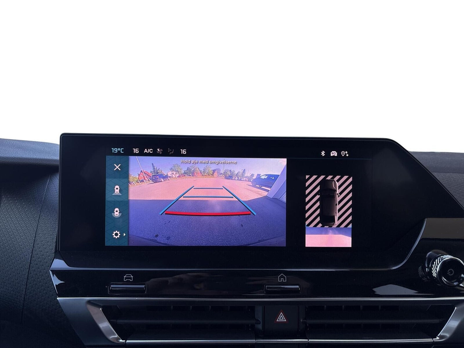 Grå Citroën ë-C4 X fra 2023