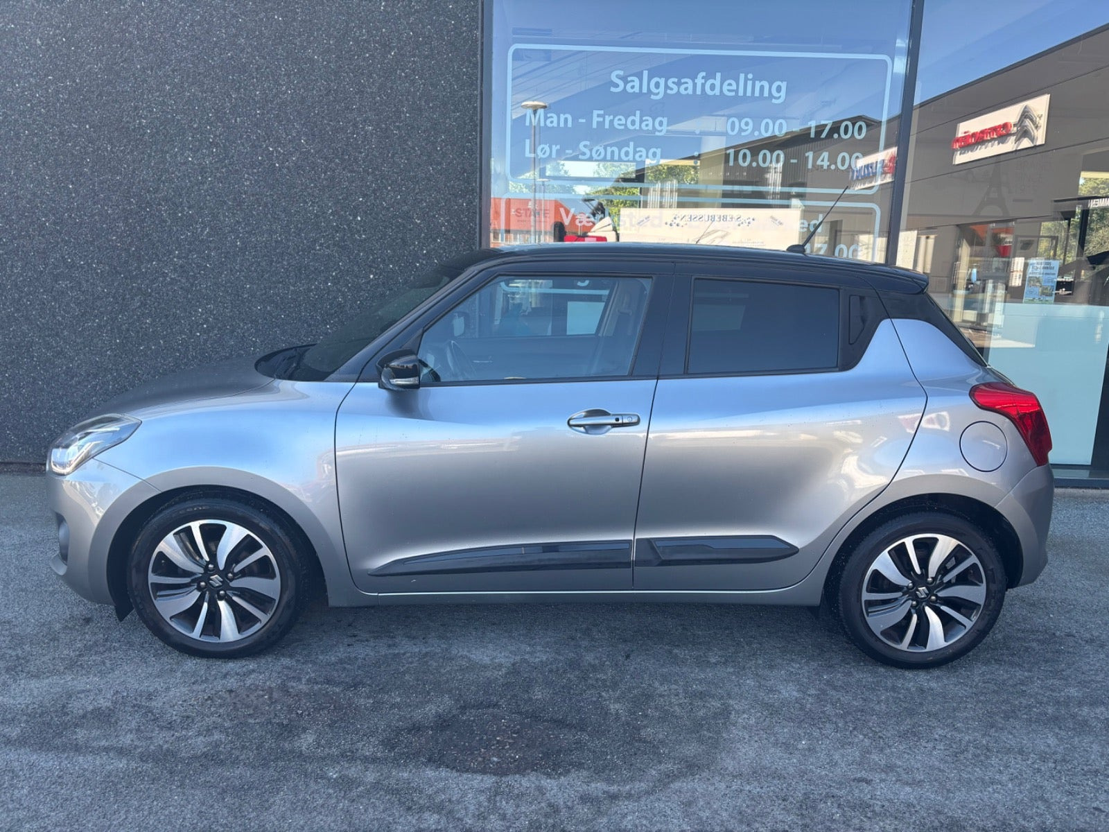 Sort Suzuki Swift fra 2017