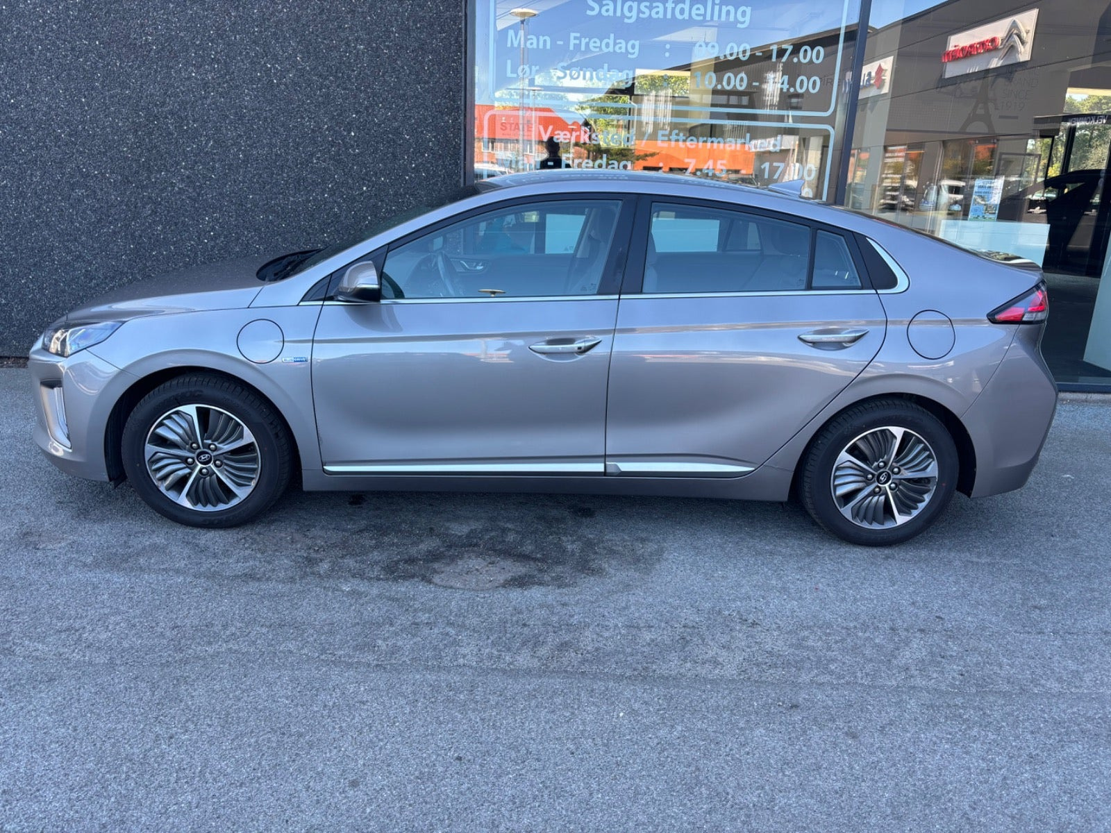 Sølv Hyundai Ioniq fra 2020