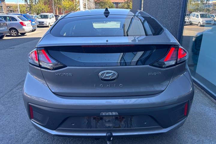 Sølv Hyundai Ioniq fra 2020