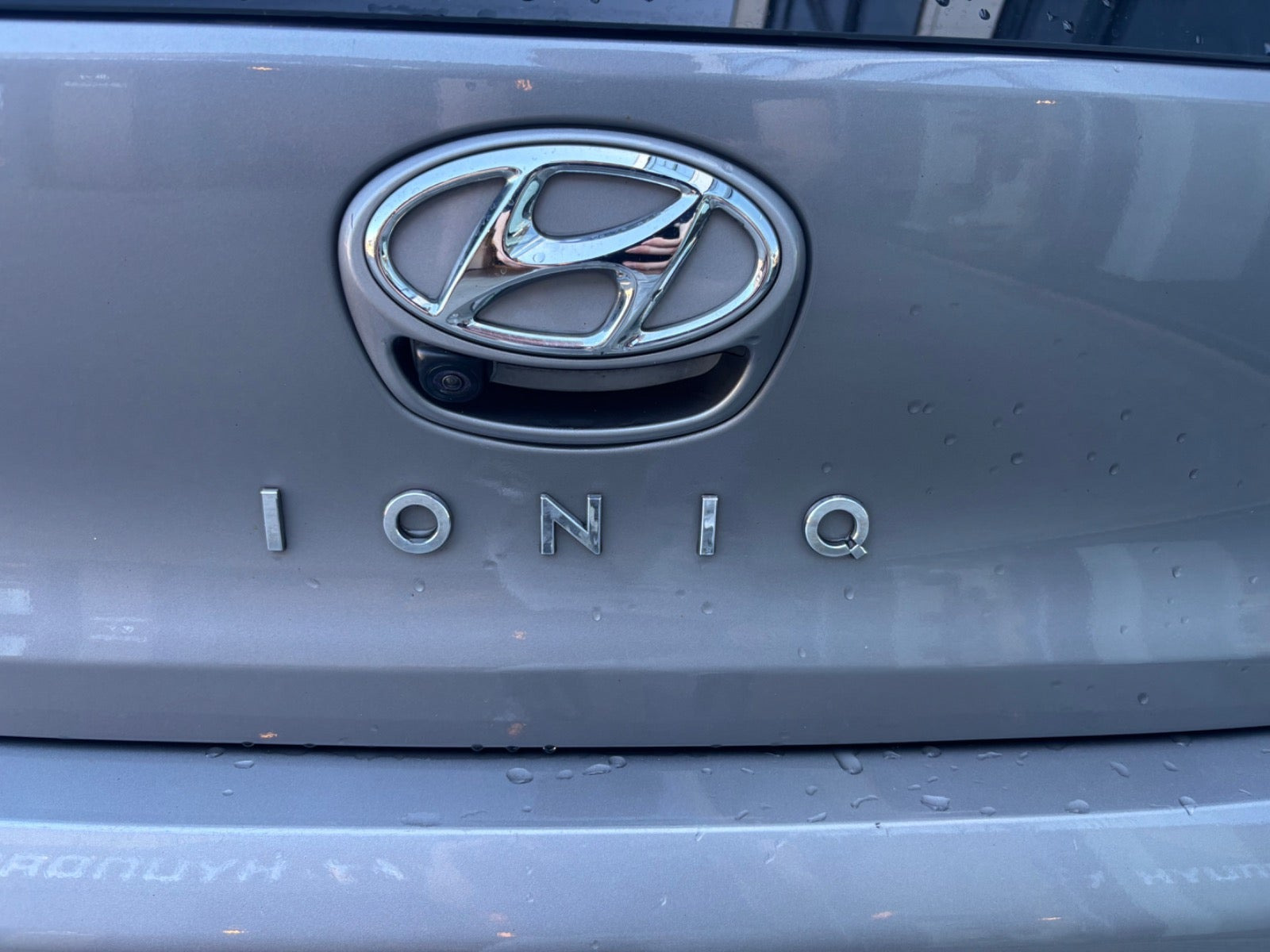 Sølv Hyundai Ioniq fra 2020