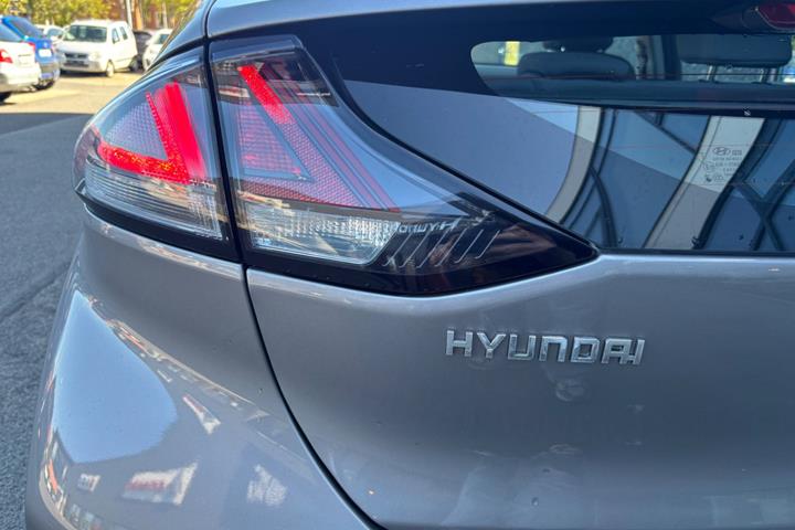 Sølv Hyundai Ioniq fra 2020