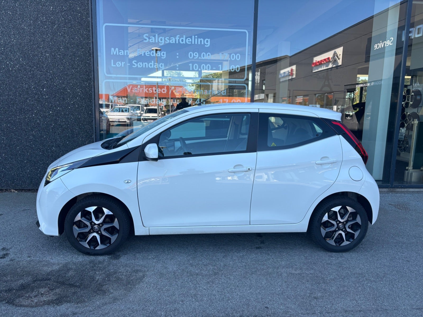 Hvid Toyota Aygo fra 2019