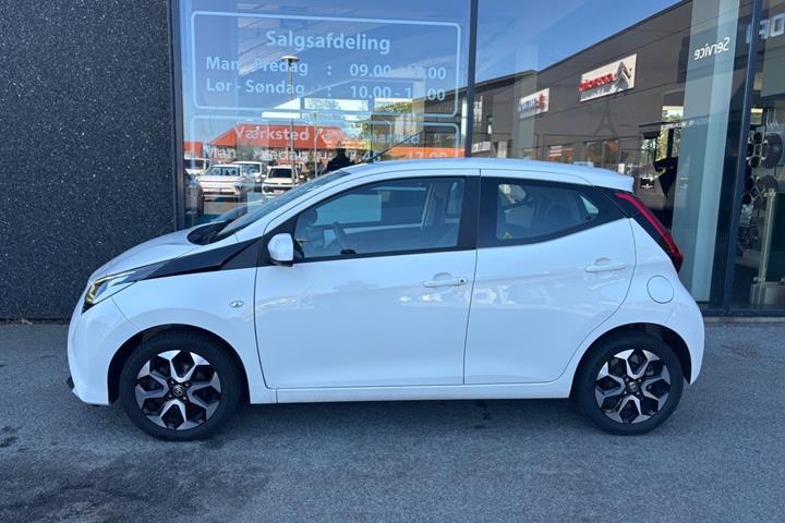 Hvid Toyota Aygo fra 2019