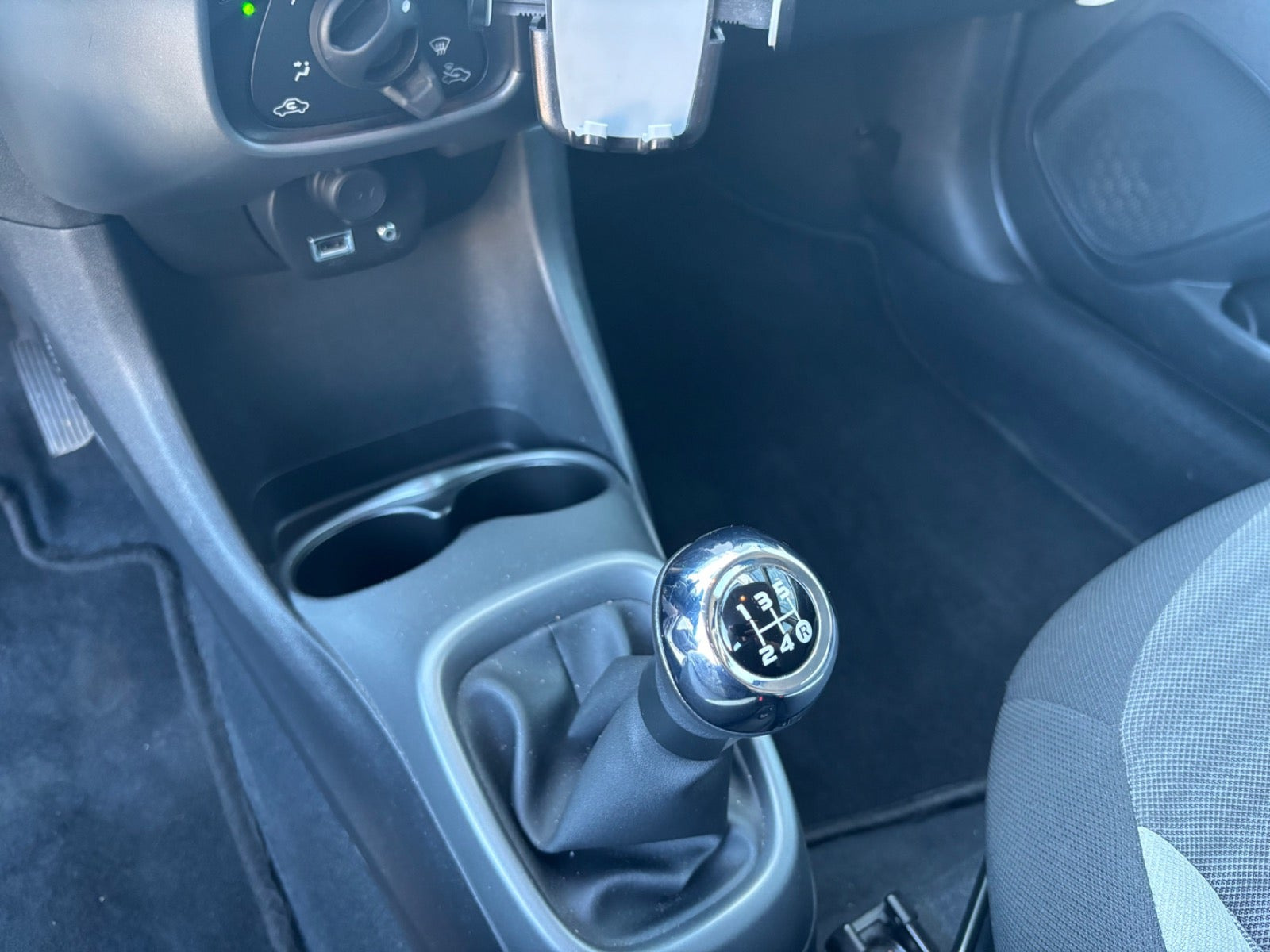 Hvid Toyota Aygo fra 2019