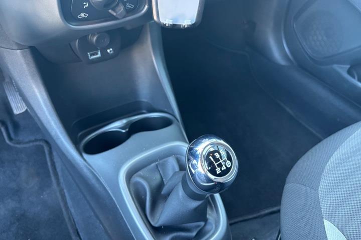 Hvid Toyota Aygo fra 2019