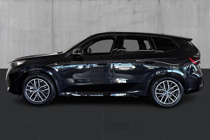 Sort BMW iX1 fra 2023
